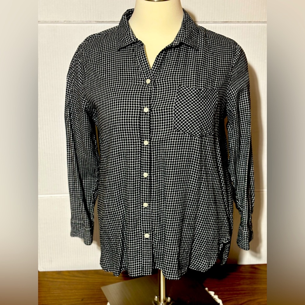 Old Navy ladies XXL “The classic shirt” black checked 100% cotton 30” L 25” p2p